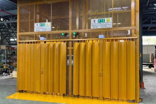 GOODS HOIST