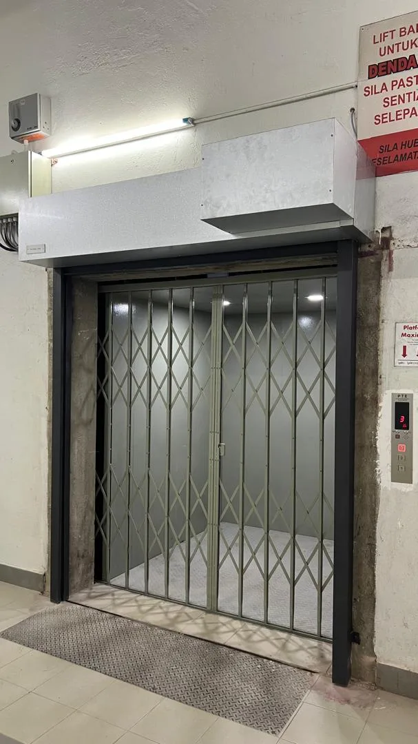 Roller Shutter Goods Hoist